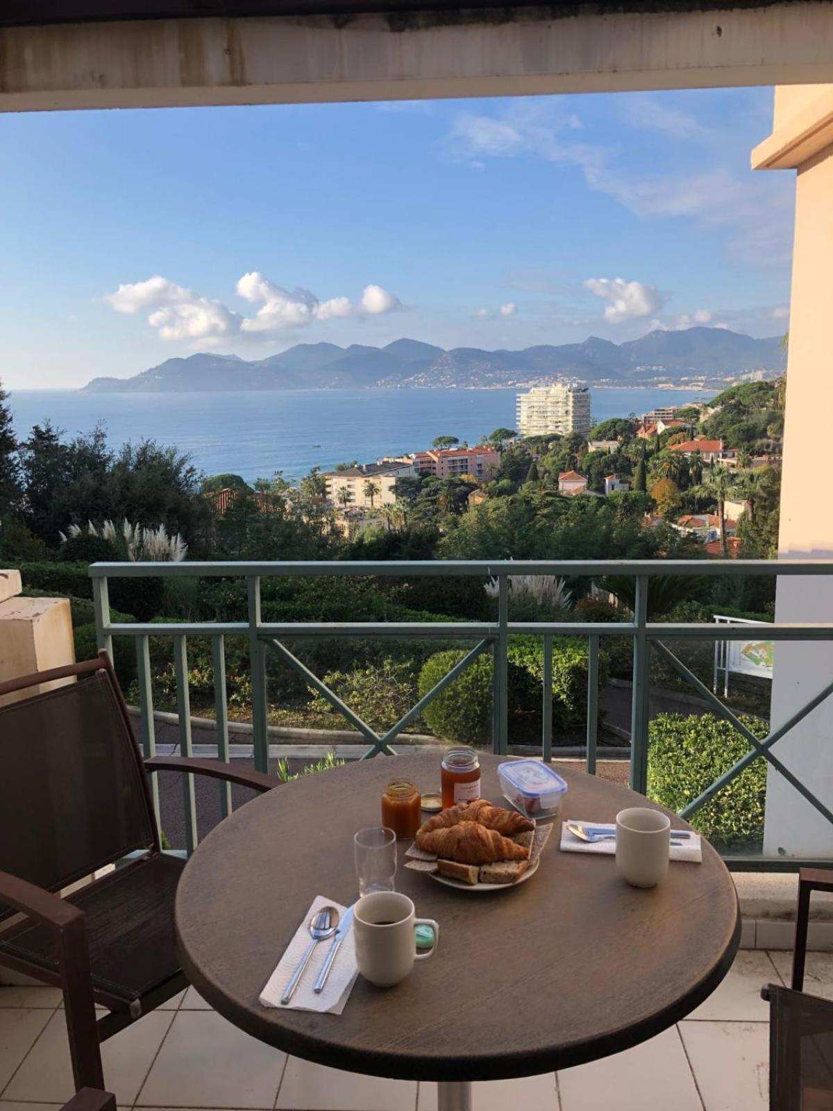 Comfortable In * Cannes